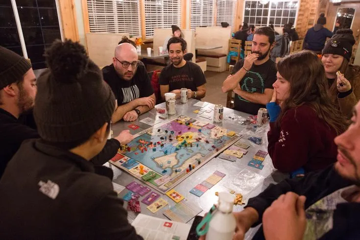 Ambiance détendue lors d'une soirée jeux